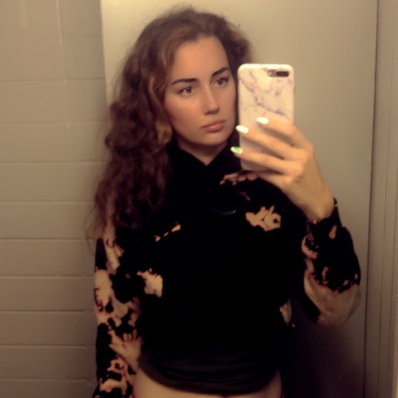 Aritzia Tie-Dye Cropped TNA Hoodie - Picture 1 of 5